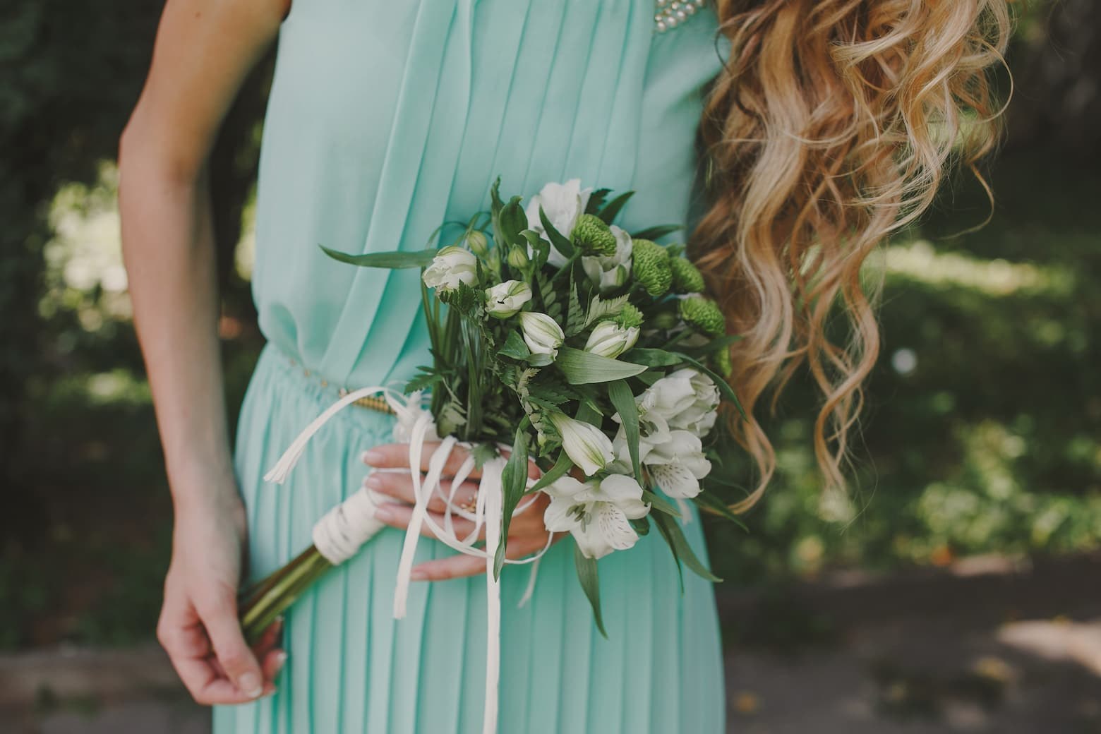 Invitada de boda vestido verde